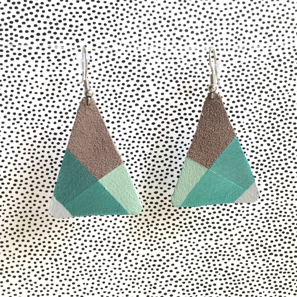 LEATHER SUEDE Triangle cut hand made Lightweight Earrings NWOT Artisan made New - Picture 4 of 7